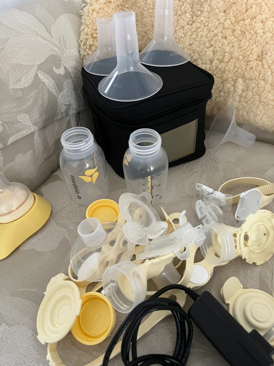 Medela Freestyle Double Breast Pump - photo 3