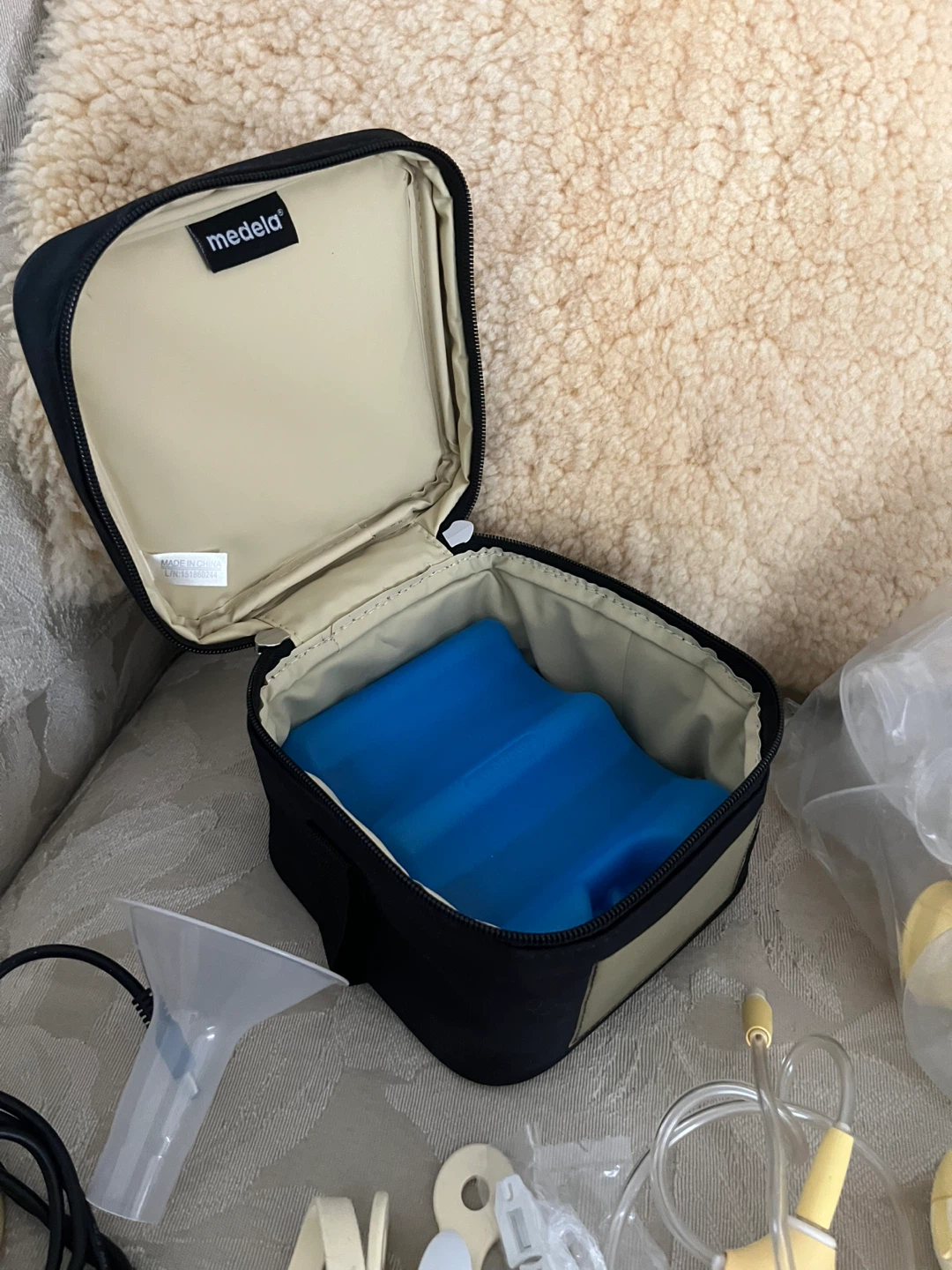 Medela Freestyle Double Breast Pump - photo 5