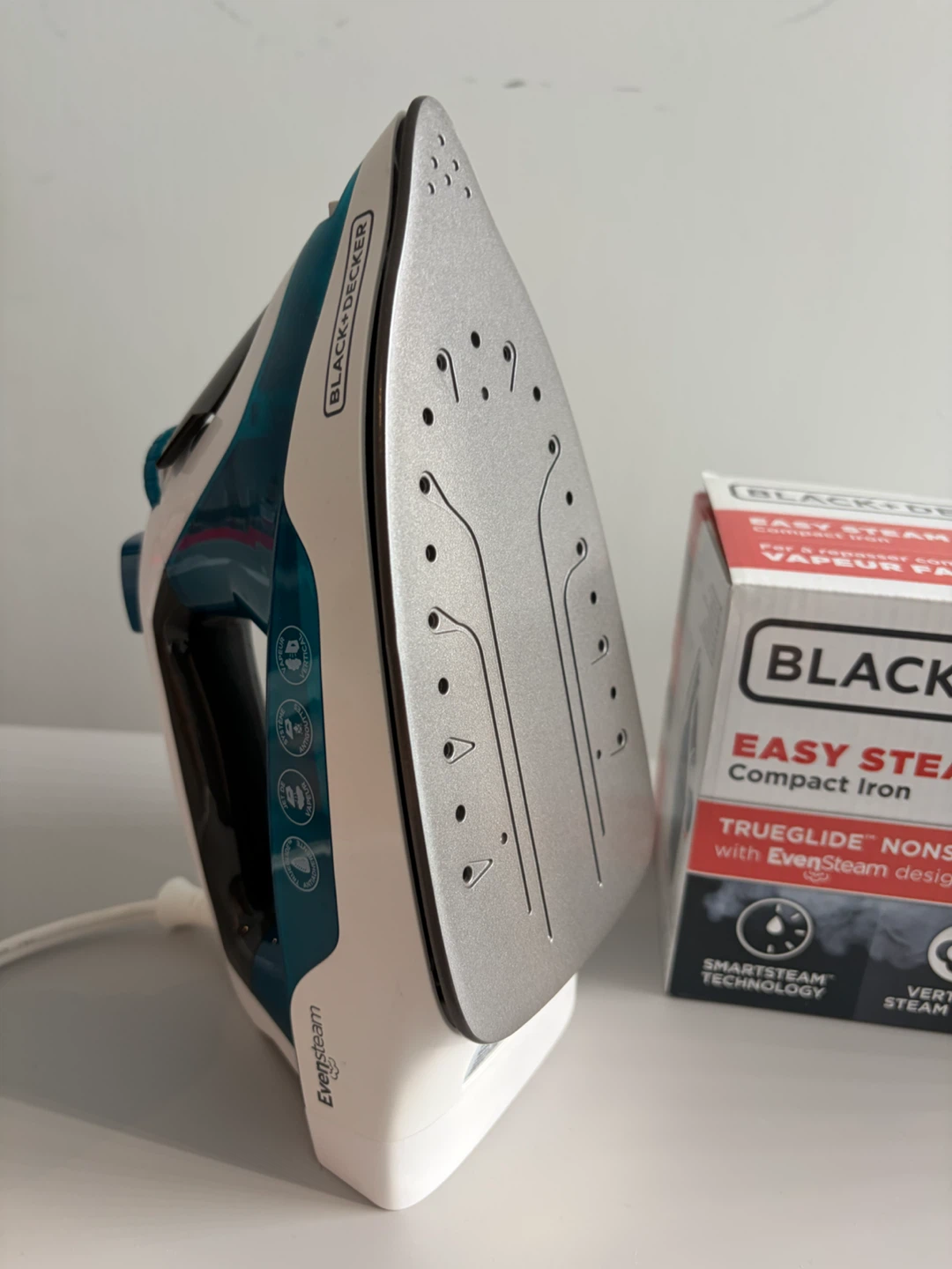 BLACK+DECKER Easy Steam Compact Iron - photo 3