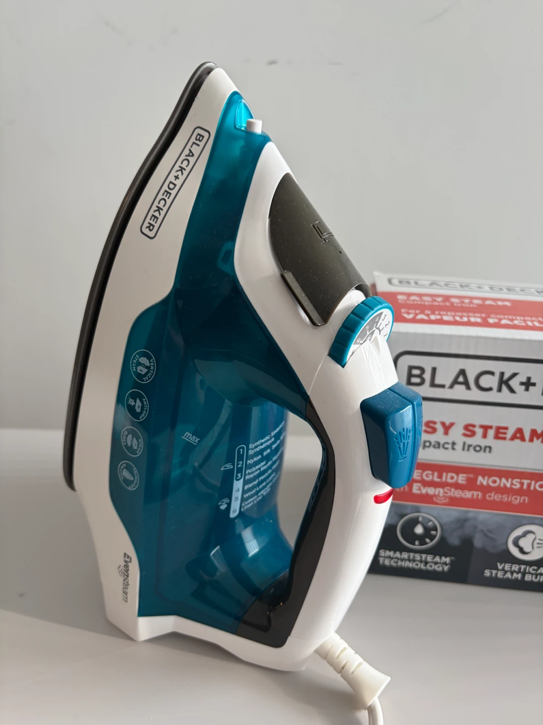 BLACK+DECKER Easy Steam Compact Iron - photo 4