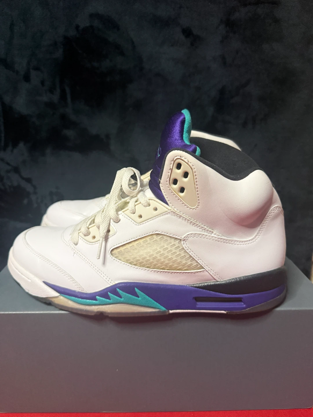 Air Jordan 5 Retro grape