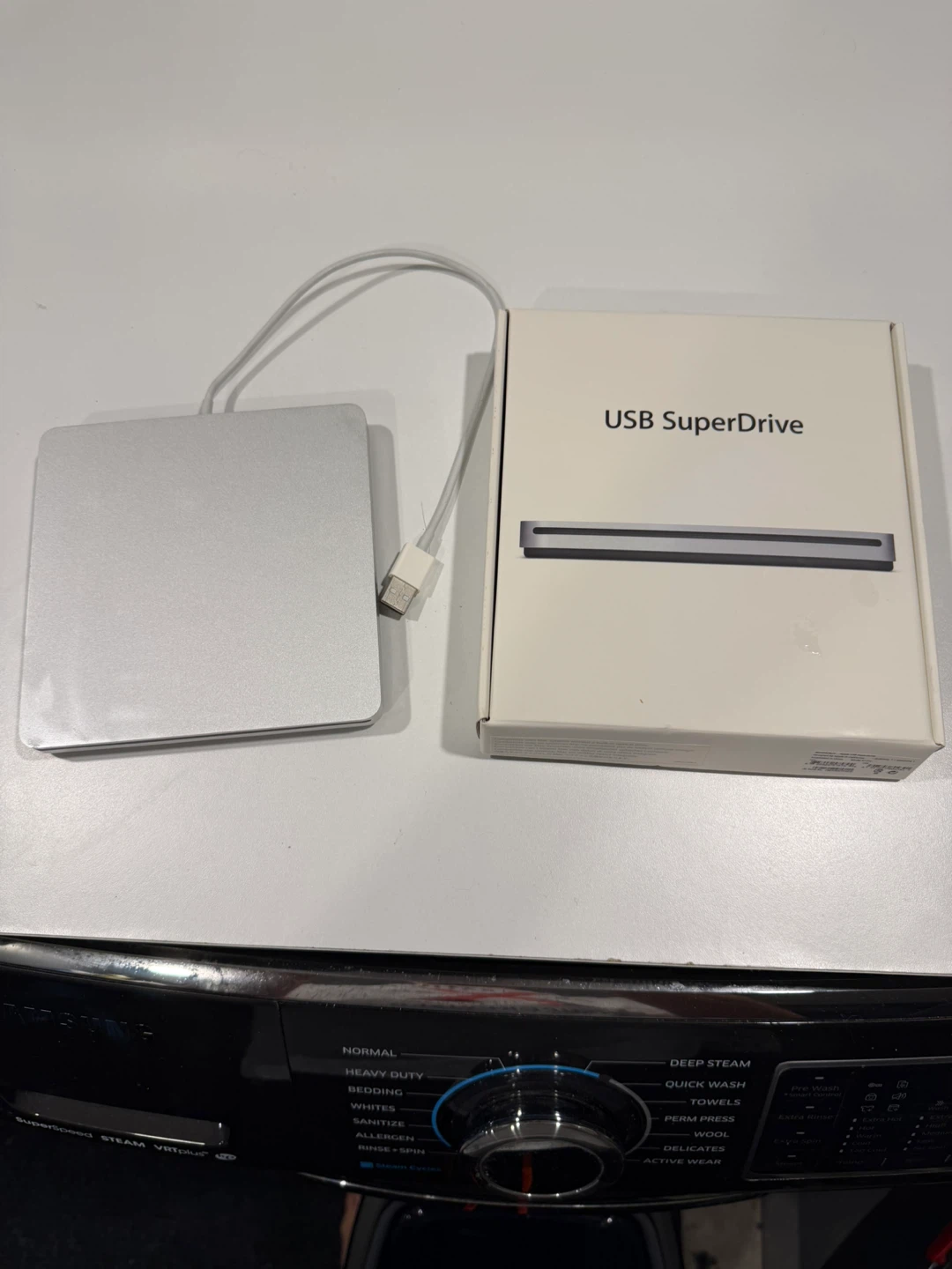 Apple USB SuperDrive External CD/DVD Drive with original box