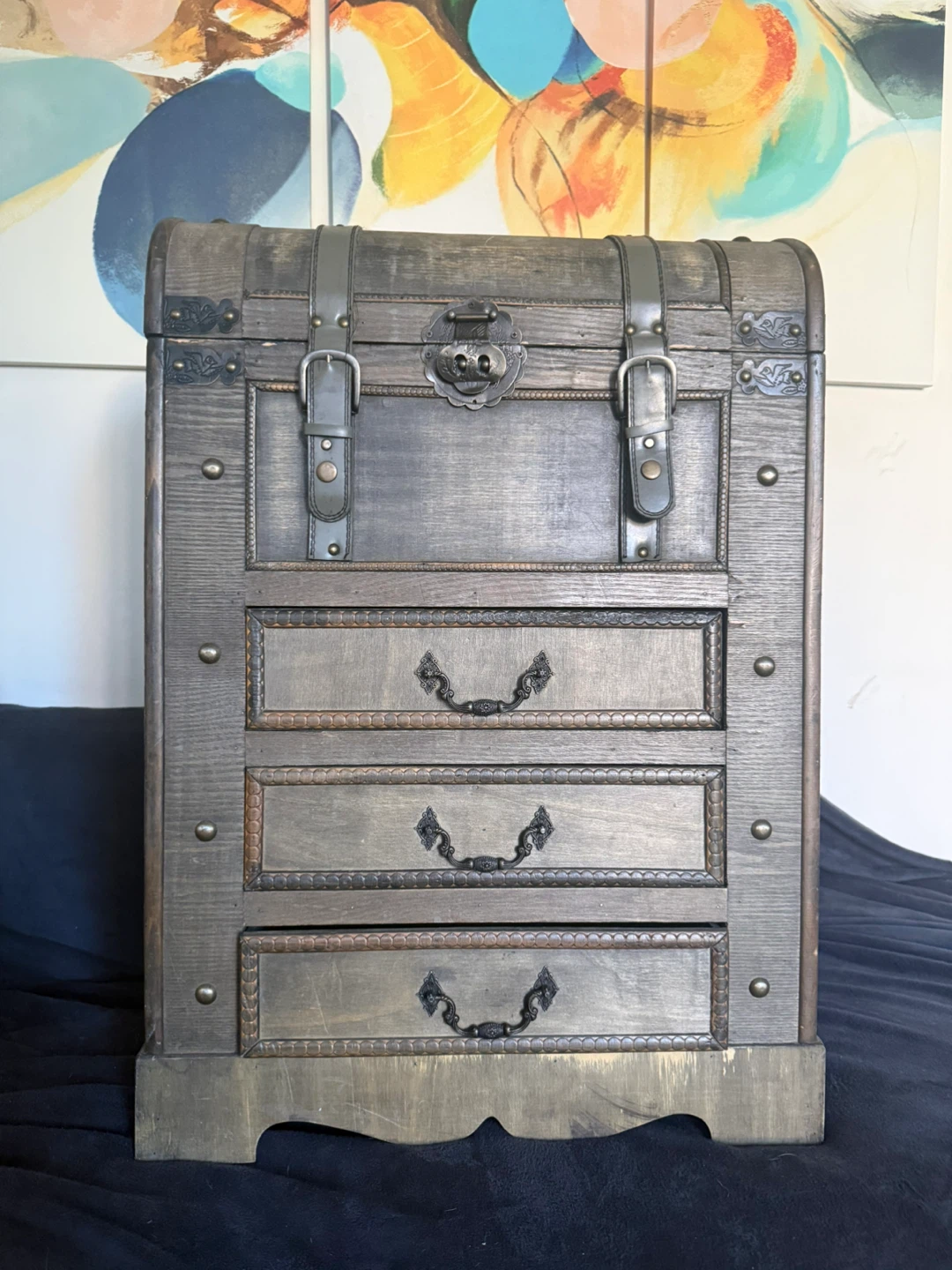 Vintage Style Wooden Storage Chest with Drawers