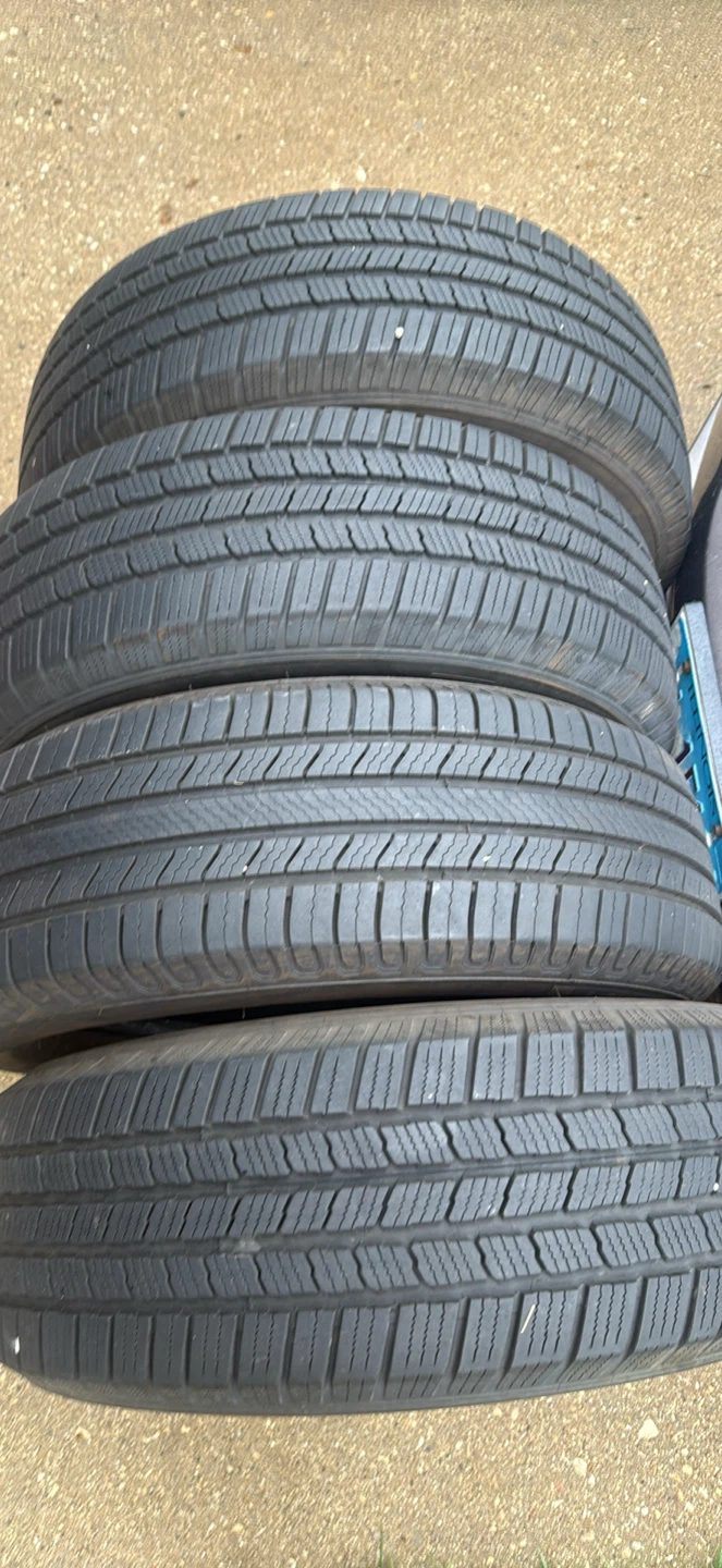 235/60/18 Michelin tires