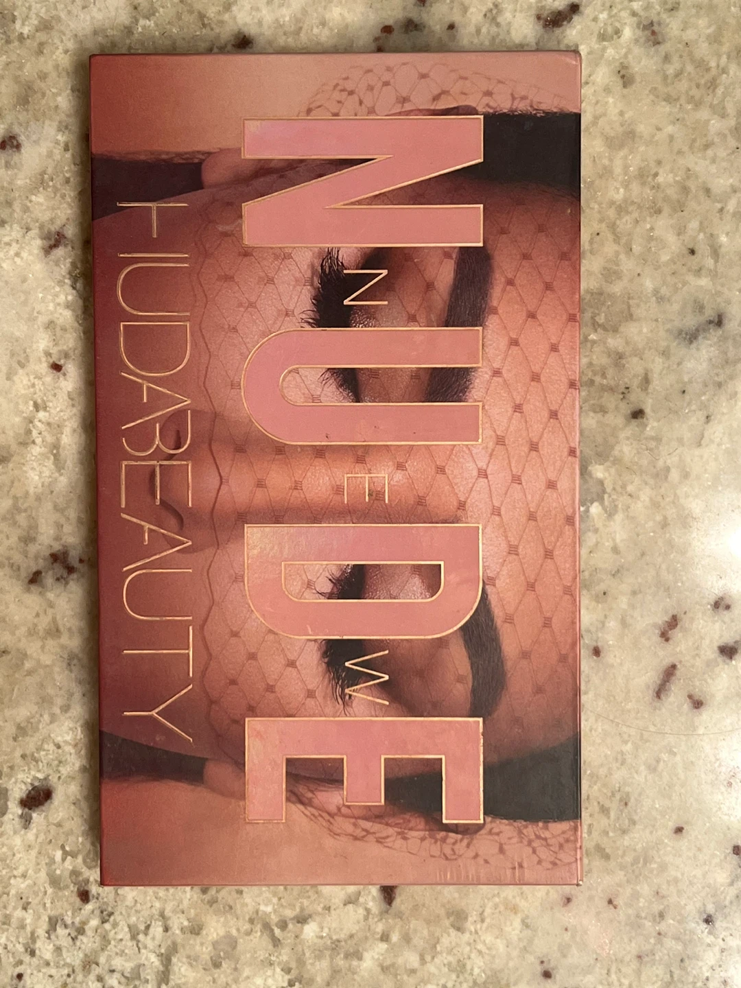 Huda Beauty New Nude Eyeshadow Palette
