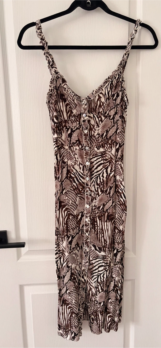 LIKE NEW Aritzia Wilfred Dress - size 4
