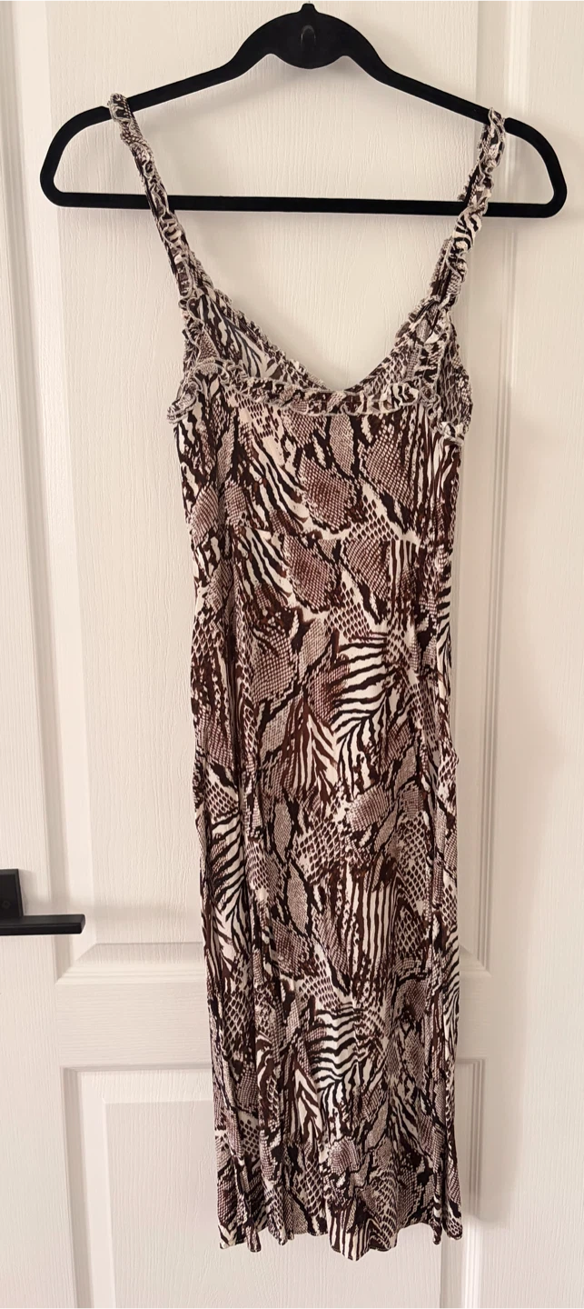 LIKE NEW Aritzia Wilfred Dress - size 4 - photo 2