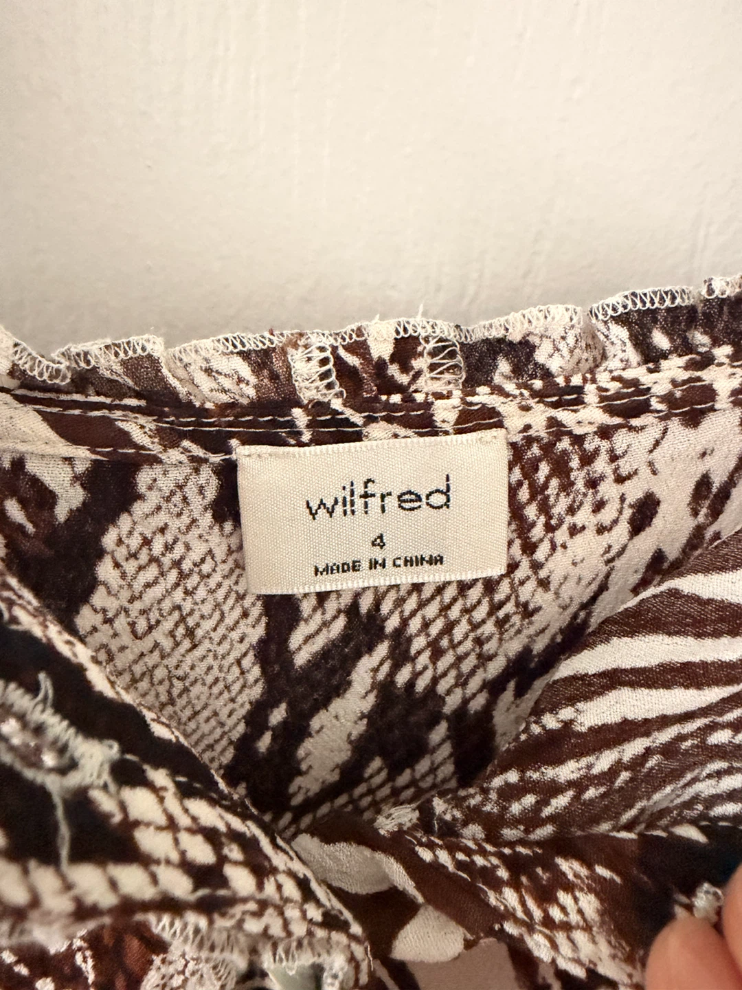 LIKE NEW Aritzia Wilfred Dress - size 4 - photo 4