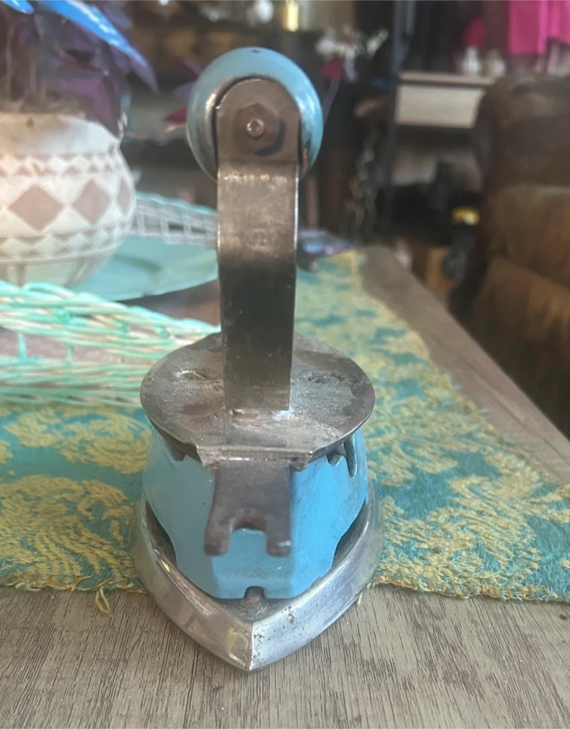 Antique Coleman 4A-Gas Iron - photo 3