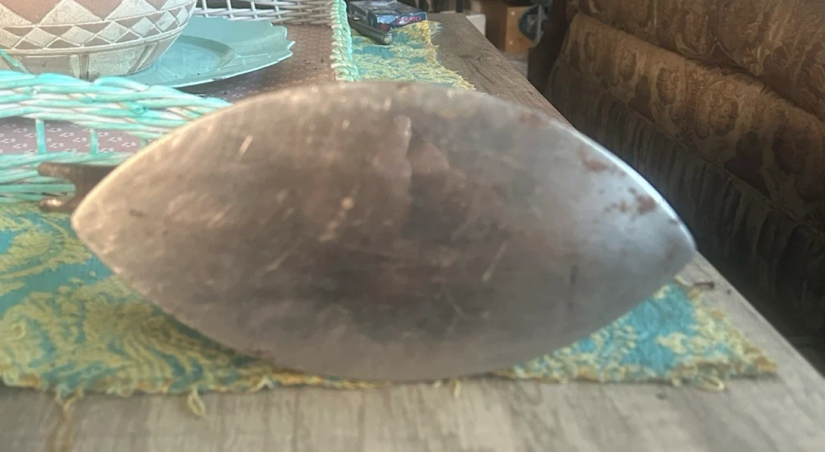 Antique Coleman 4A-Gas Iron - photo 4