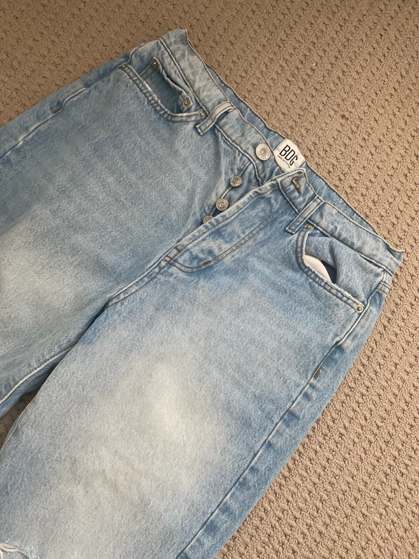 BDG Light Wash Ripped Straight Leg Jeans - photo 2