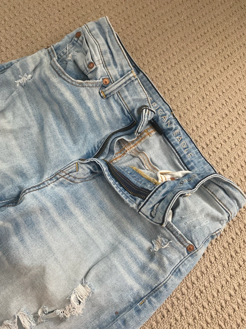 American Eagle Distressed Light Wash Jeans - photo 2