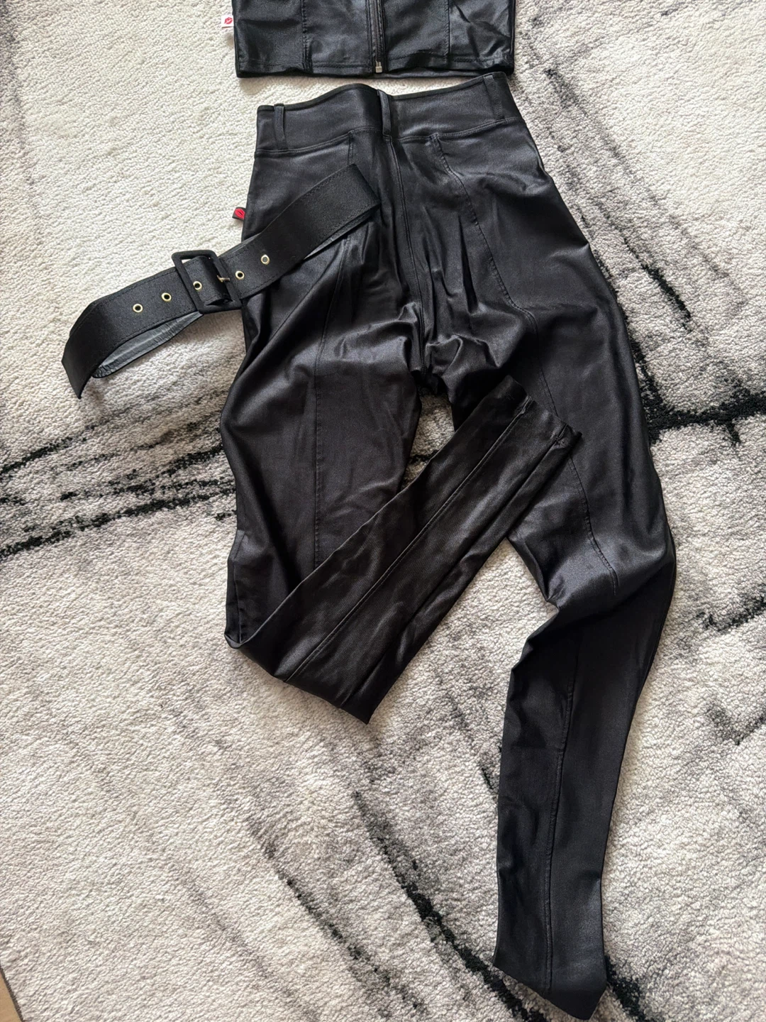 Black High-Waisted Pants with Belt - photo 4
