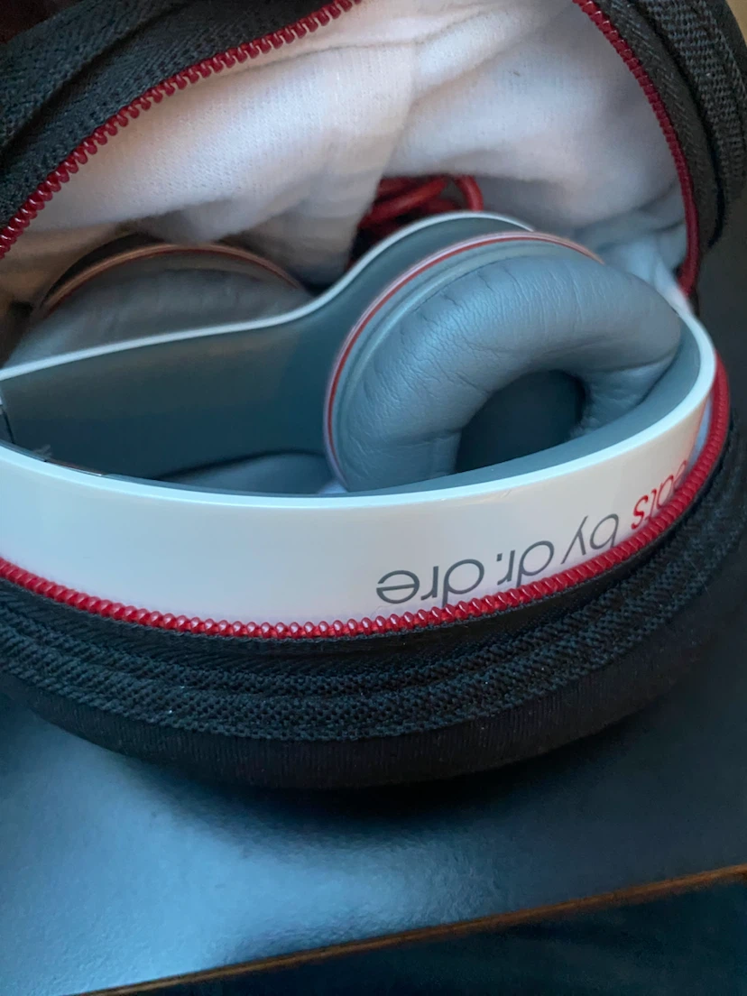 Beats by Dre Studio Headphones with Case - photo 2