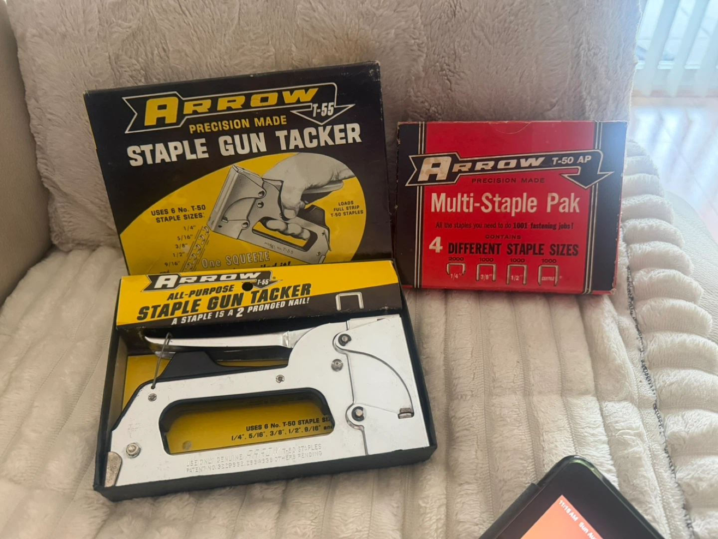 Staple gun and multi staple pack