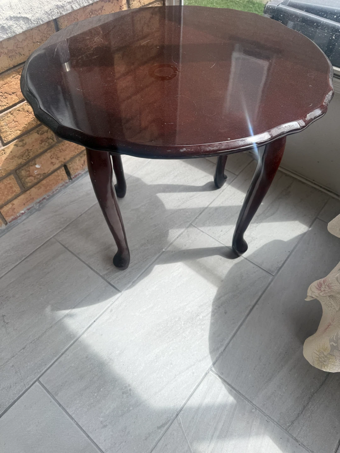 Dark Wood Round Coffee Table with Stools - photo 3
