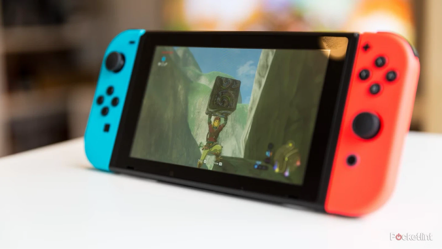 Nintendo Switch 1 + Mario Kart 8 Deluxe Bundle