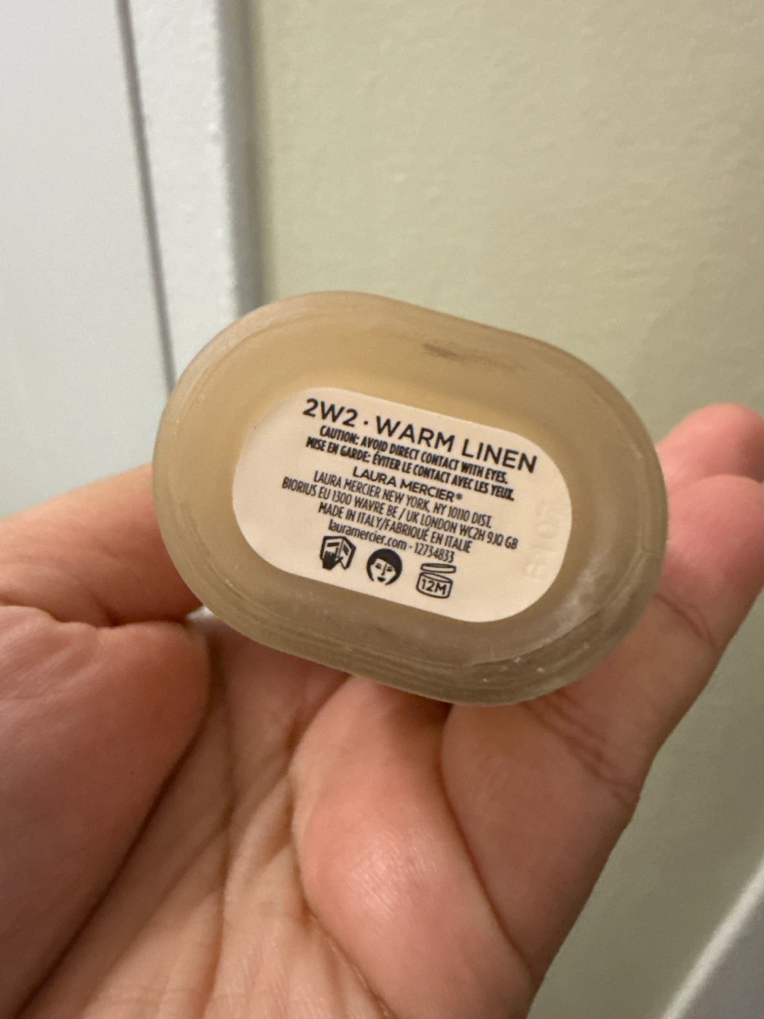 Laura Mercier Real Flawless Foundation 2W2 Warm Linen - photo 3
