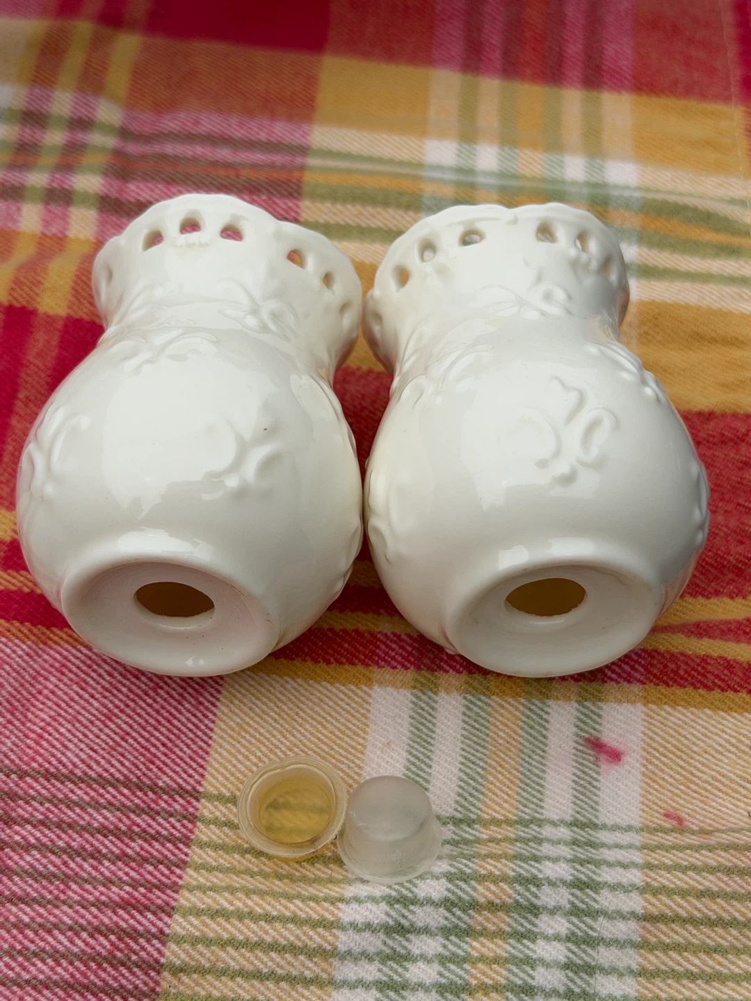 Skye McGhie Cream Lace Salt and Pepper Shakers - photo 4