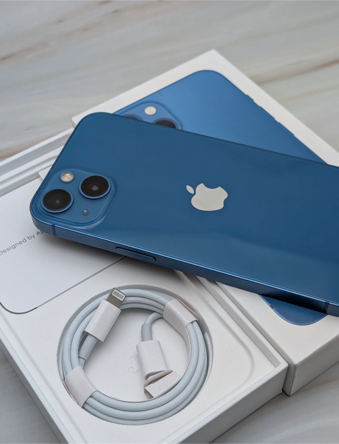 Apple iPhone 13 Blue