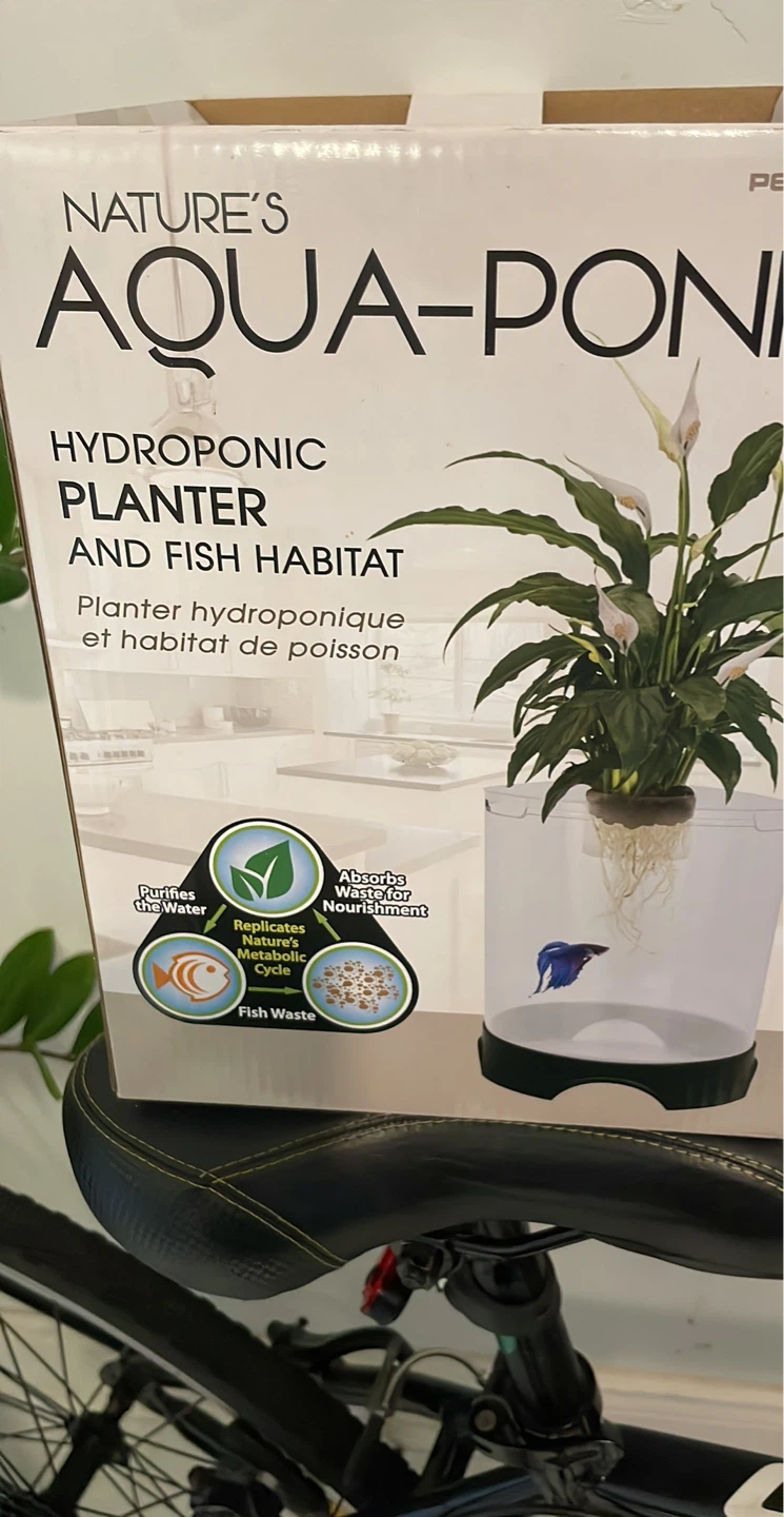 Nature's Aqua-Ponic Hydroponic Planter and Fish Habitat
