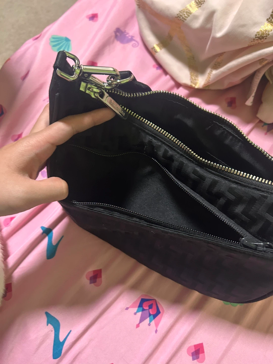Lululemon Black Shoulder Bag - photo 2