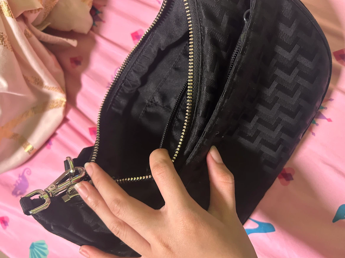 Lululemon Black Shoulder Bag - photo 4