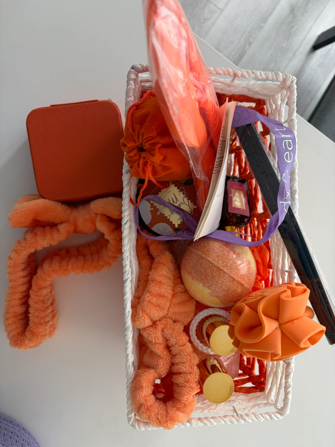 New - Orange Spa Gift Basket with Bath Bomb and Accessories - photo 2