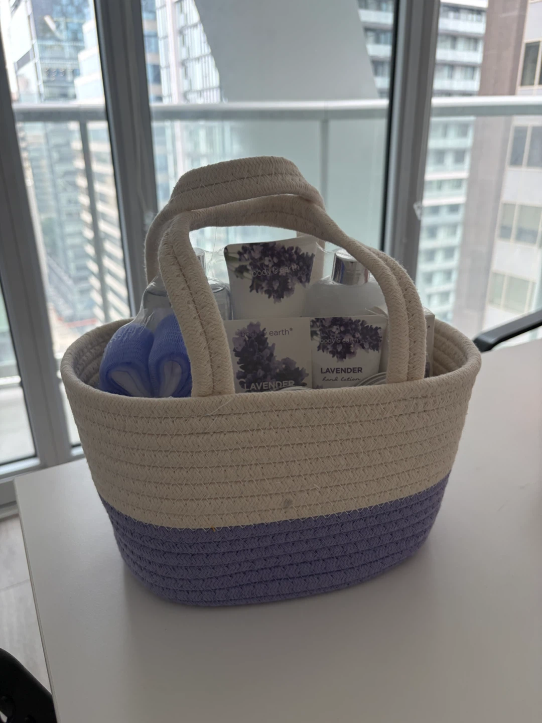 New - Body & Earth Lavender Bath Gift Basket
