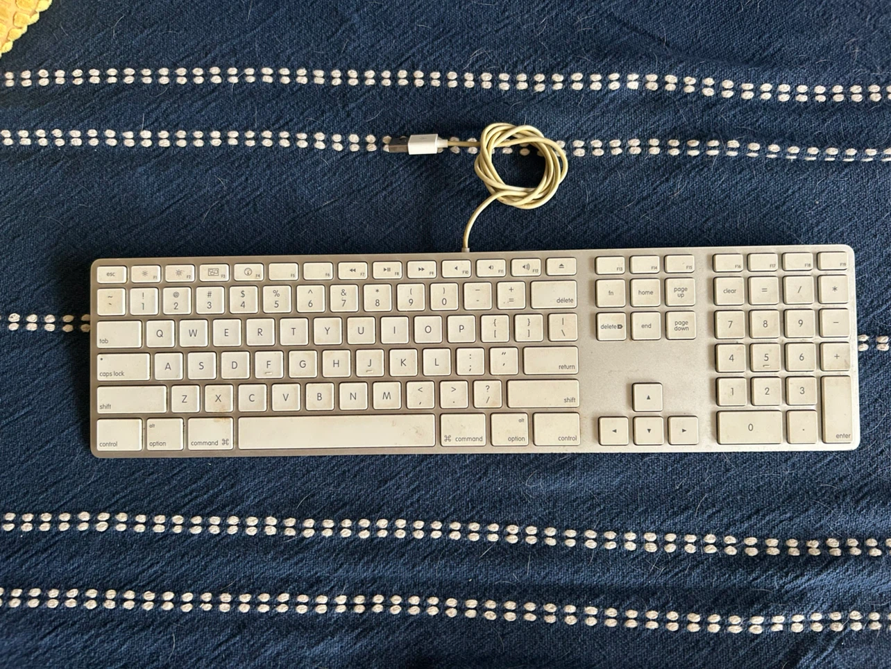 Apple Wired Keyboard - photo 2