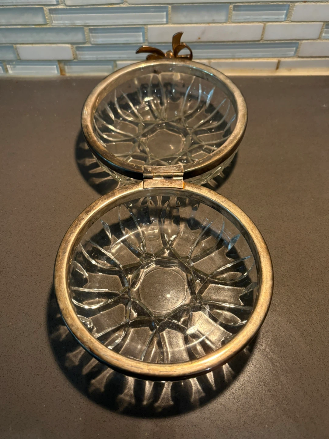 Vintage Round Crystal Glass Jewelry Box: Gold Trim & Bow - photo 4
