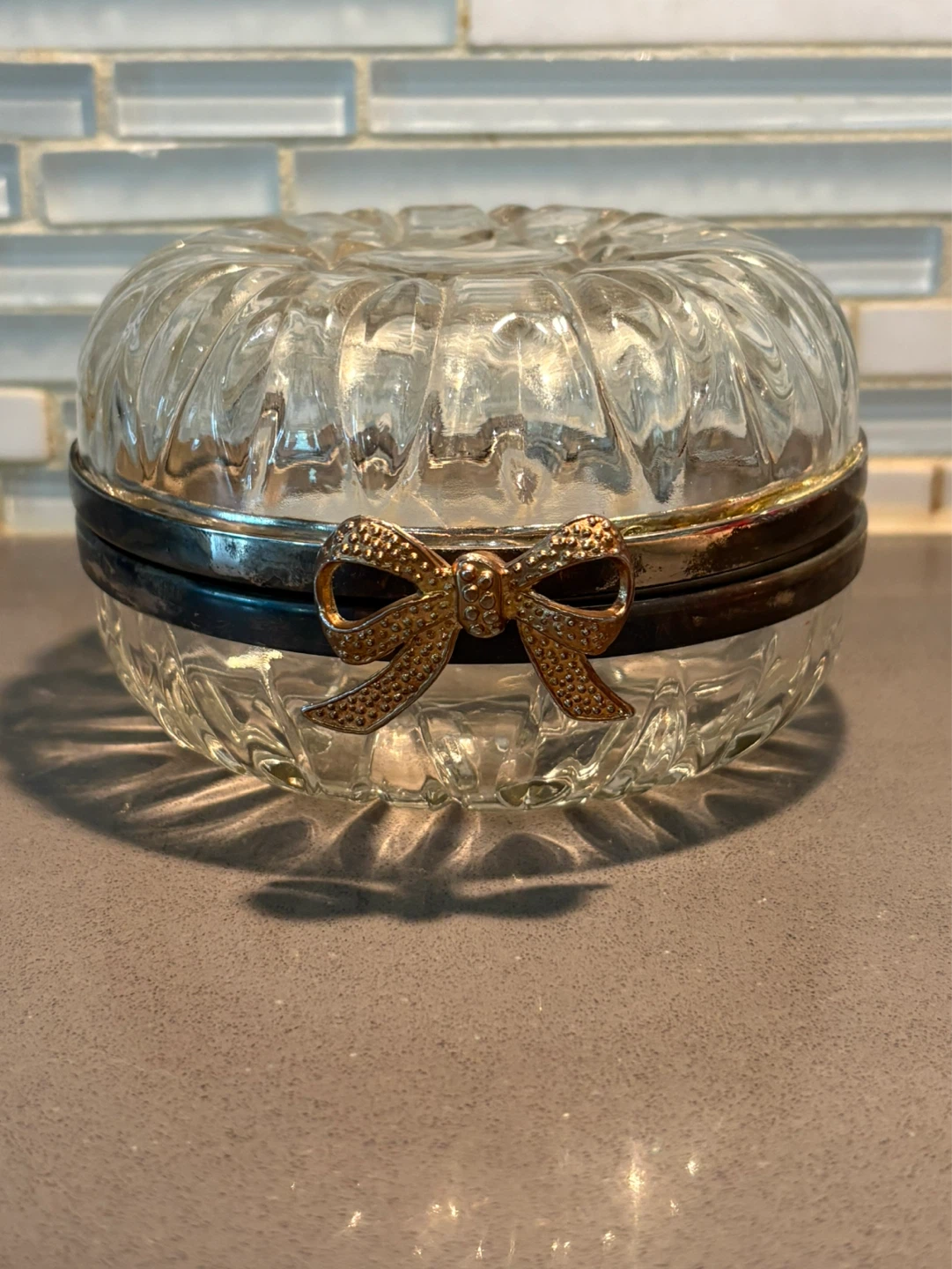 Vintage Round Crystal Glass Jewelry Box: Gold Trim & Bow - photo 2