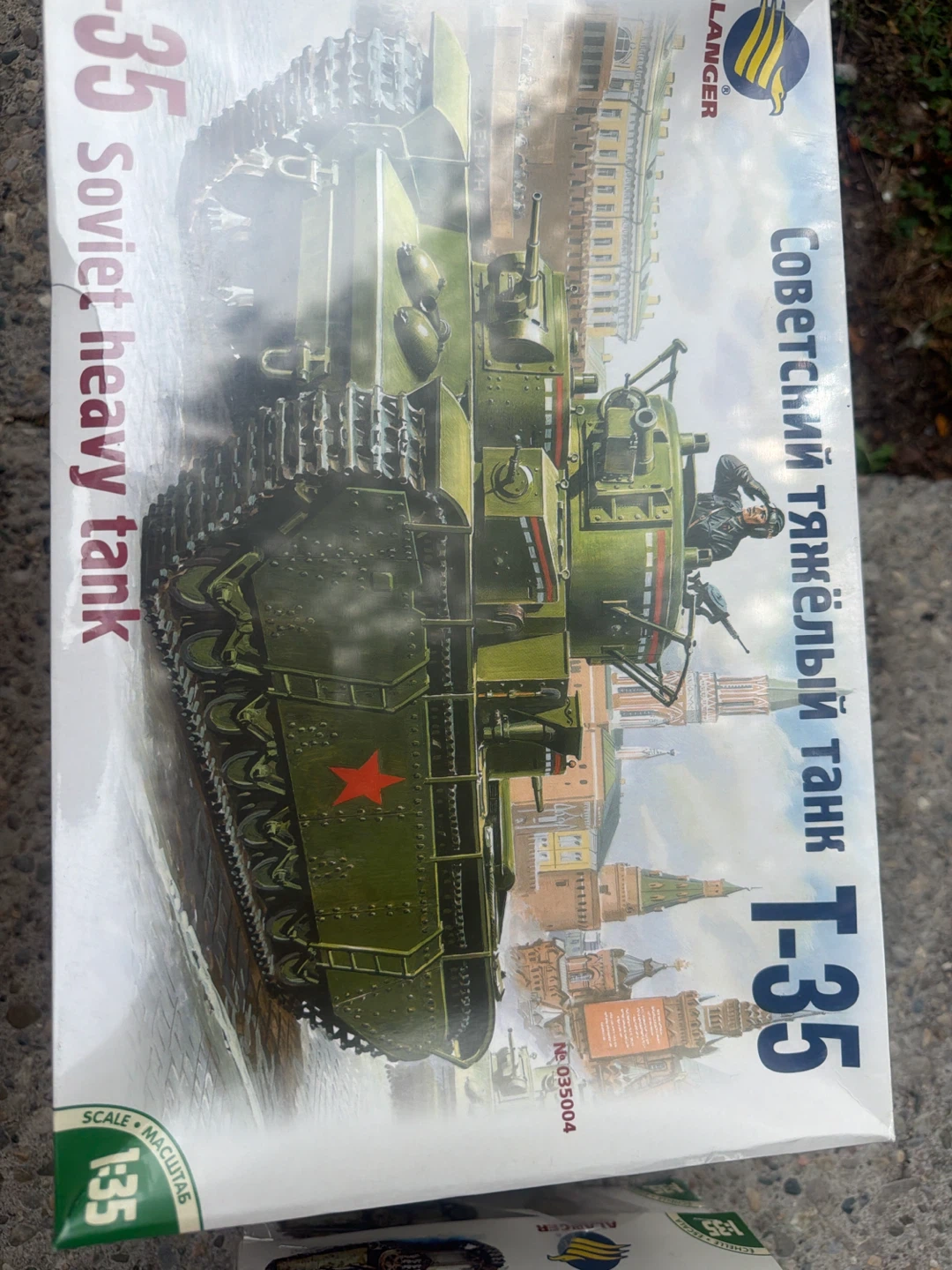 Alanger T-35 Soviet Heavy Tank Model Kit