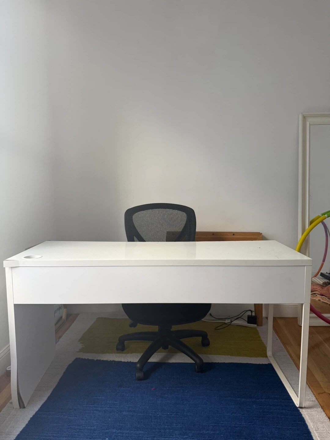 Ikea Micke White Desk - photo 2
