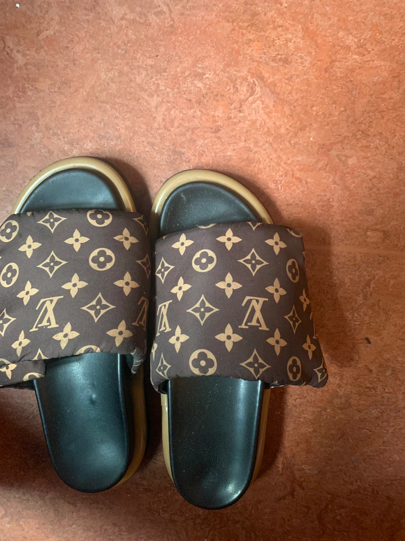 Louis Vuitton Monogram Slides - photo 2
