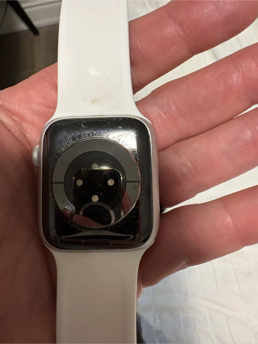 Apple Watch Series 6 (44mm) with White Band - photo 4