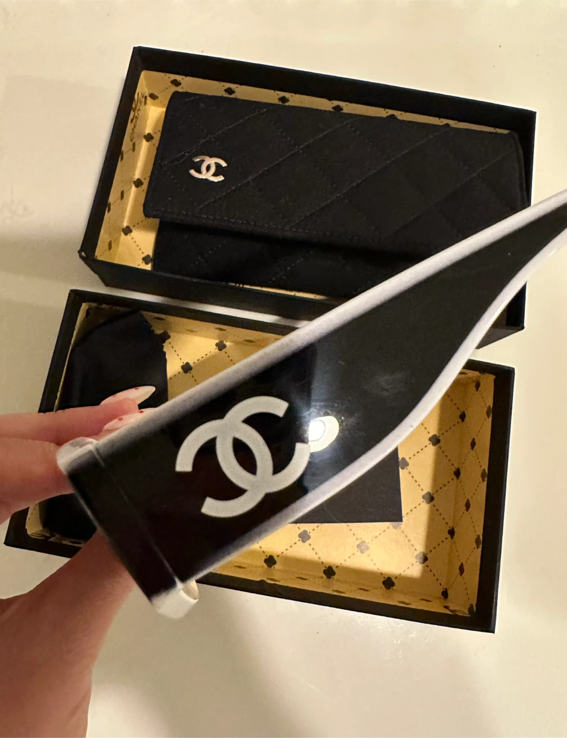 Chanel Sunglasses with Case - photo 3