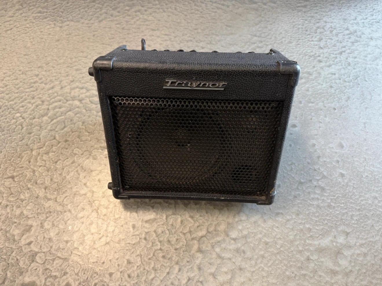 Traynor TVM15 TravelMate 15 Watt Battery Amp - photo 2