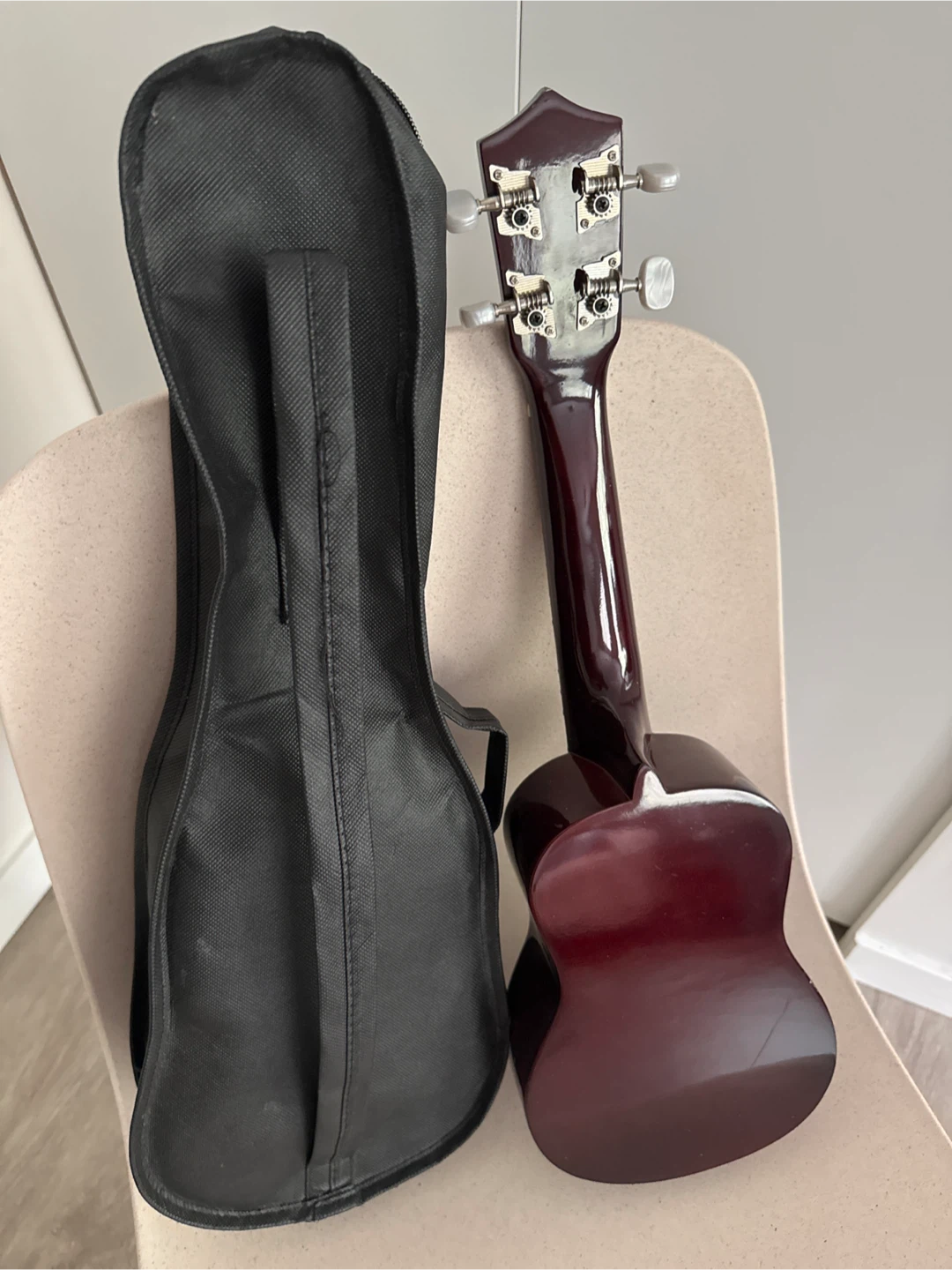 Bear Creek Ukulele with Case - photo 2