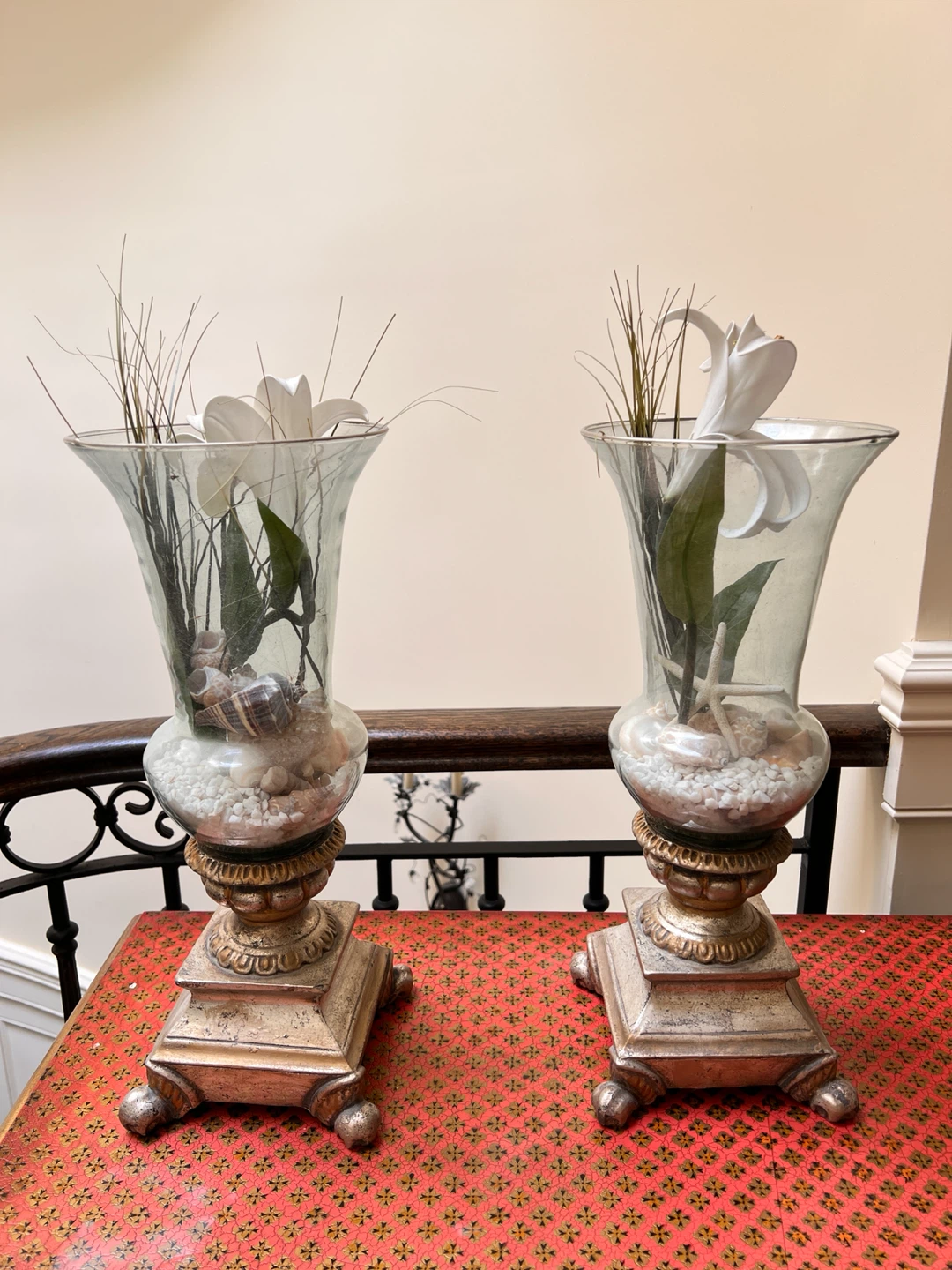 Set of 2 Decorative Vases with Faux Flowers and Shells