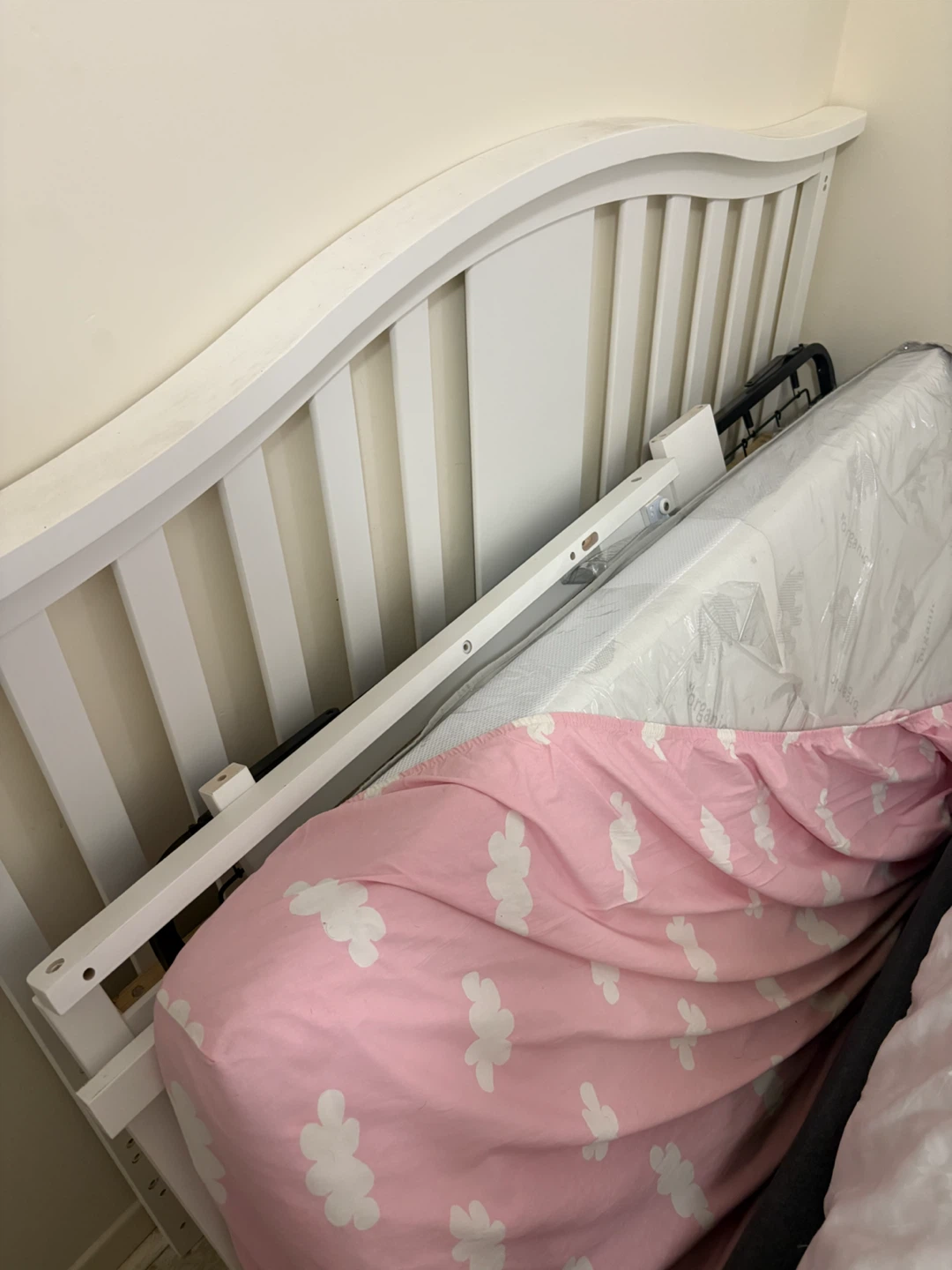 Graco Convertible Crib - photo 4