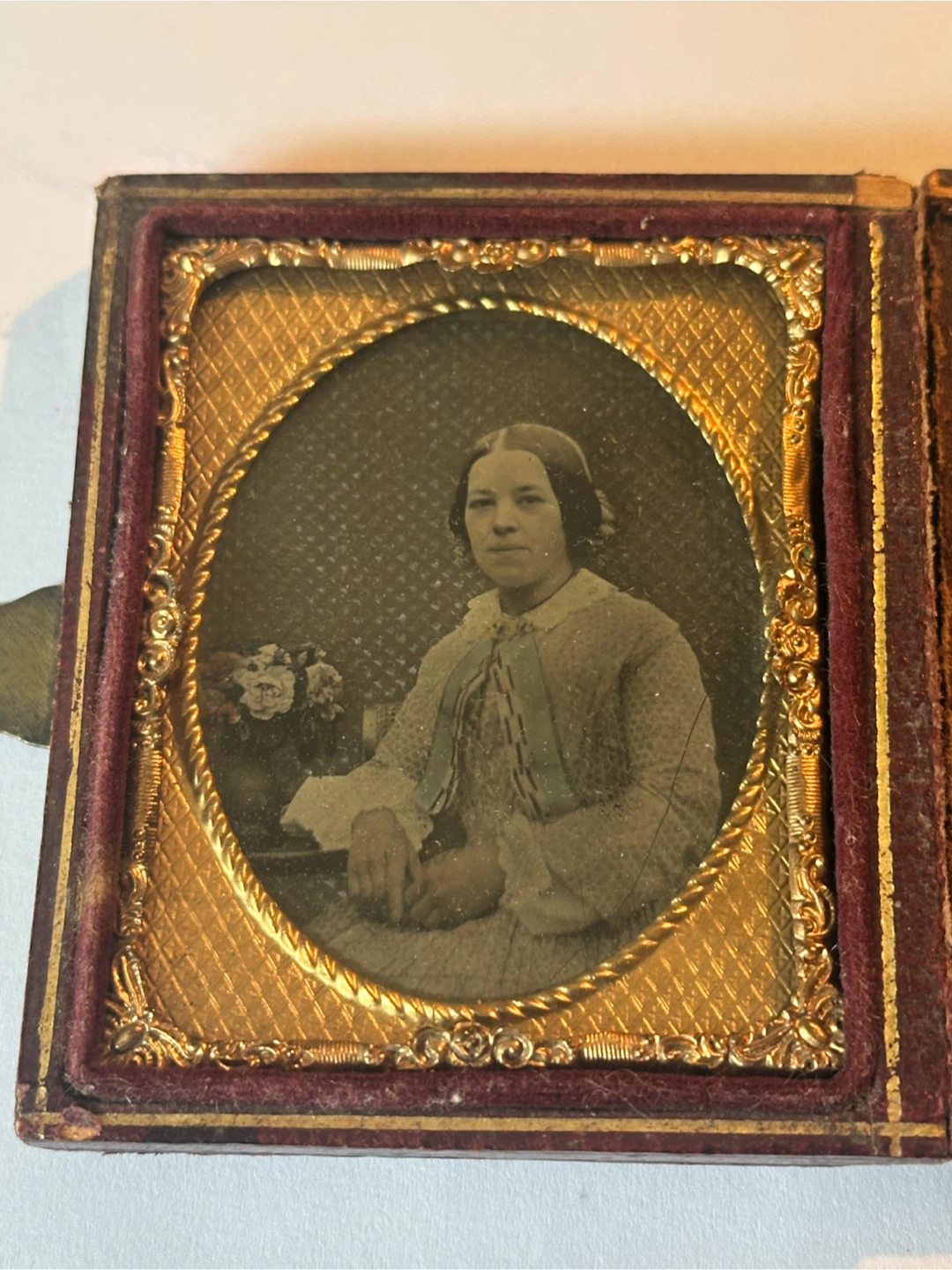 Victorian 1/6 Ambrotype Seated Woman with Flowers Cased Photo - photo 3