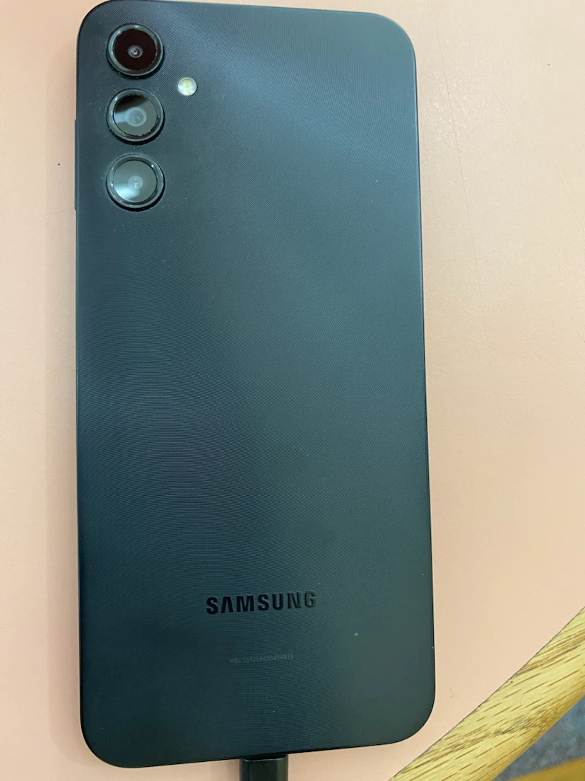 Samsung galaxy A14 5G - 64 GB Storage UNLOCKED - photo 4