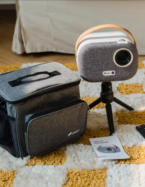 UMST Q1 Portable Projector with Carrying Bag