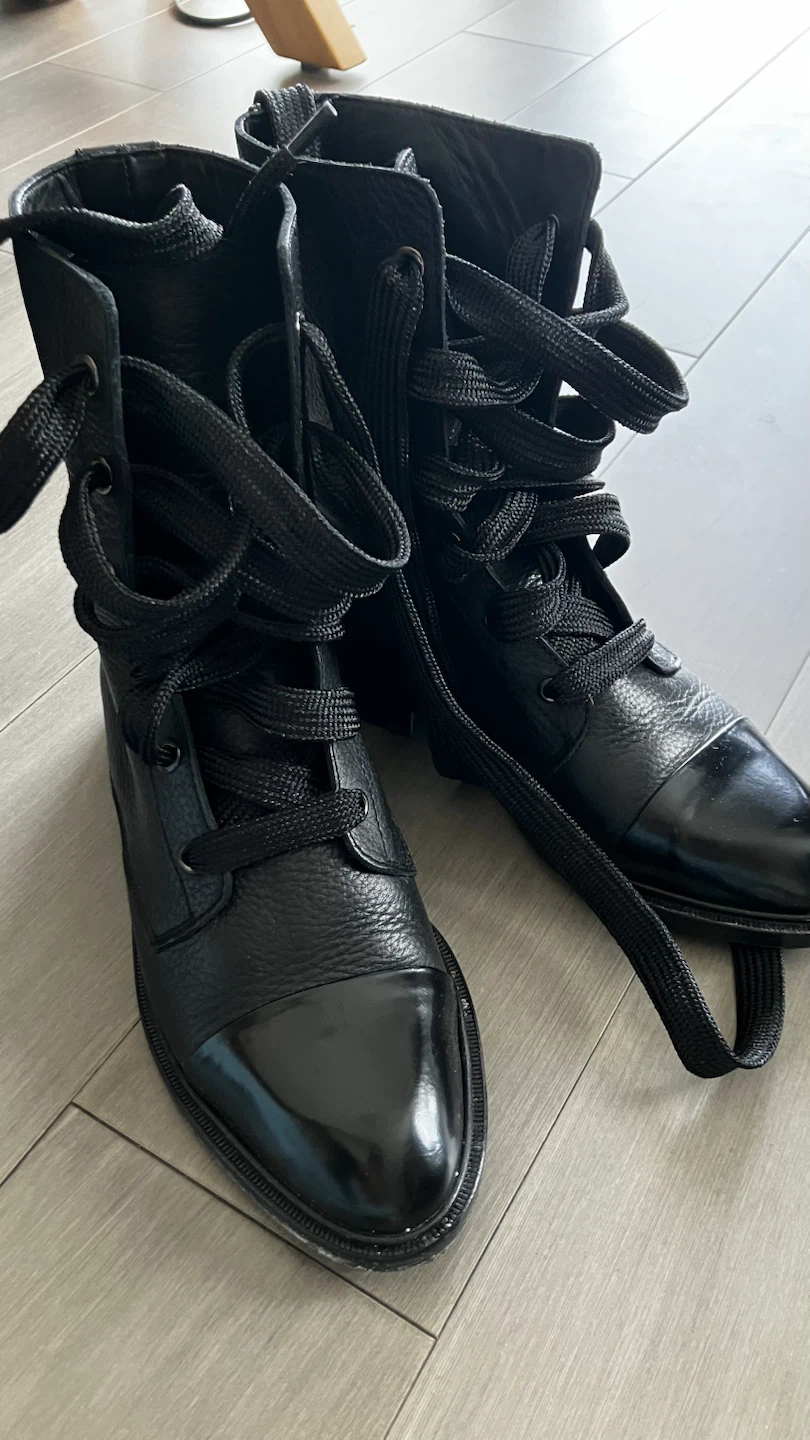 Massimo Dutti Black Leather Lace-Up Boots (US6) - photo 2