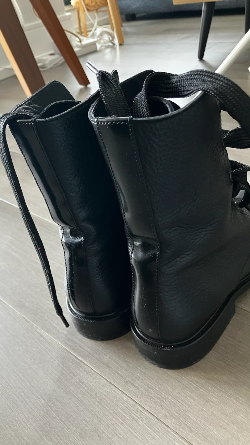 Massimo Dutti Black Leather Lace-Up Boots (US6) - photo 3