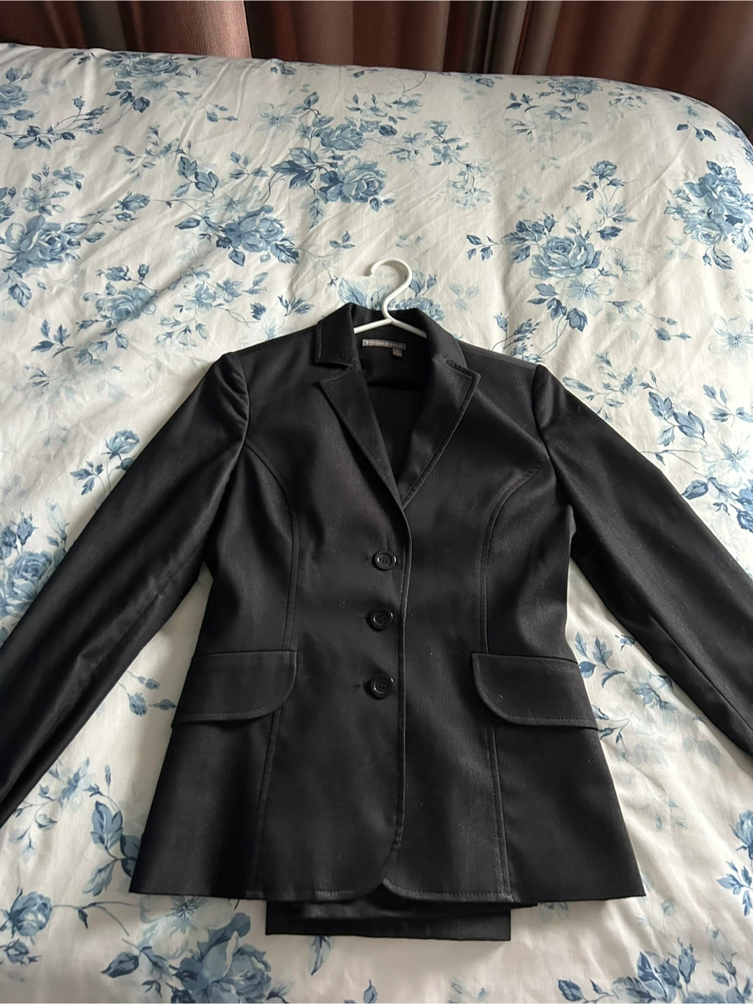 Tristan & Iseut Black Suit