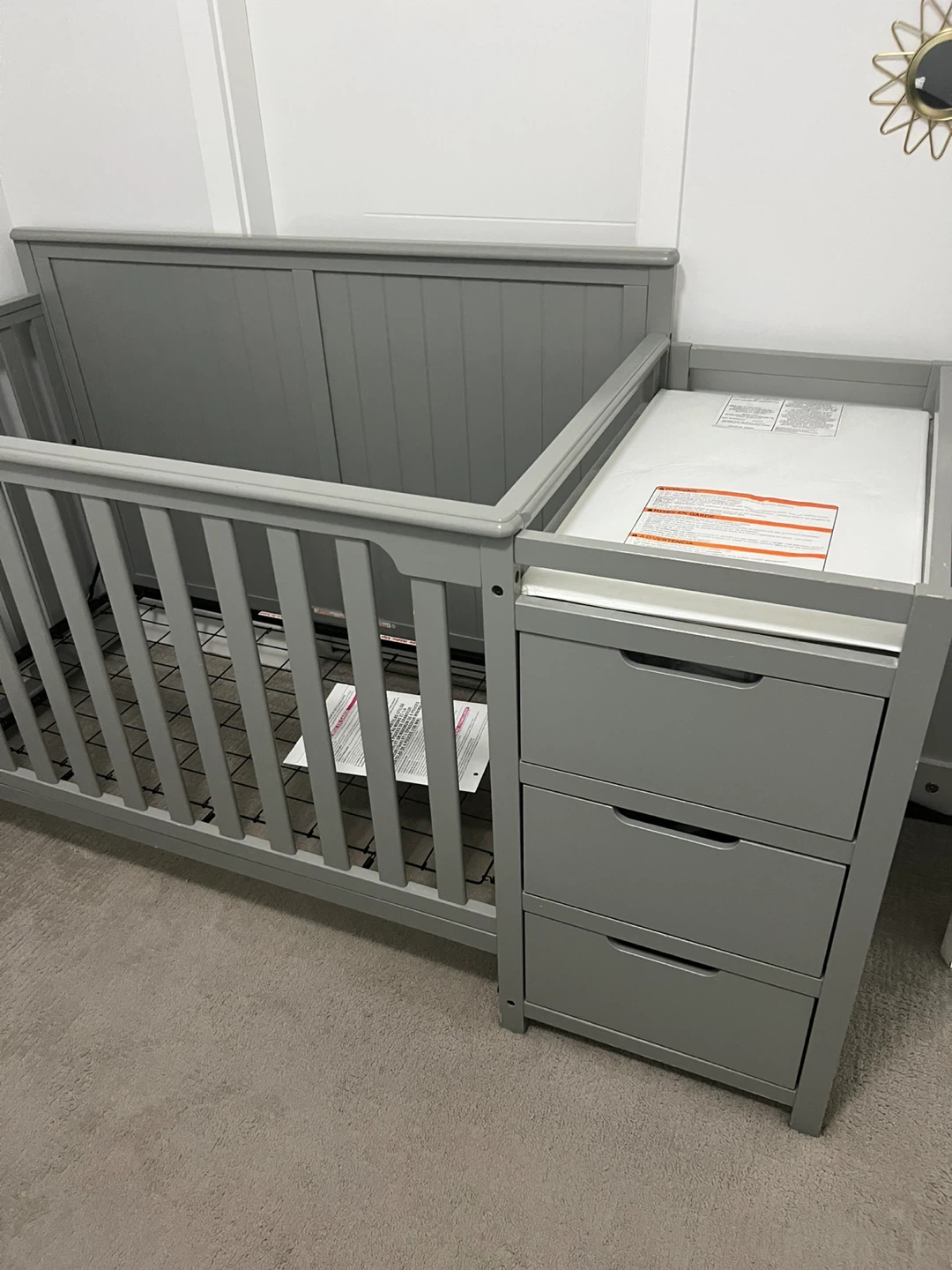 Graco Hadley 5 in 1 crib - photo 4