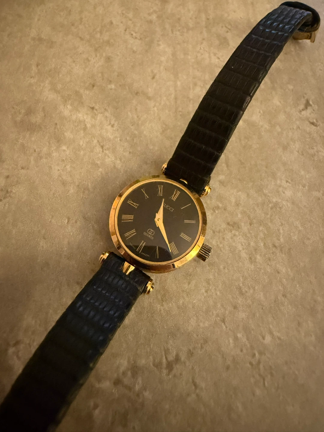 Gucci 2000L 21mm Ladies Watch with new battery - photo 3