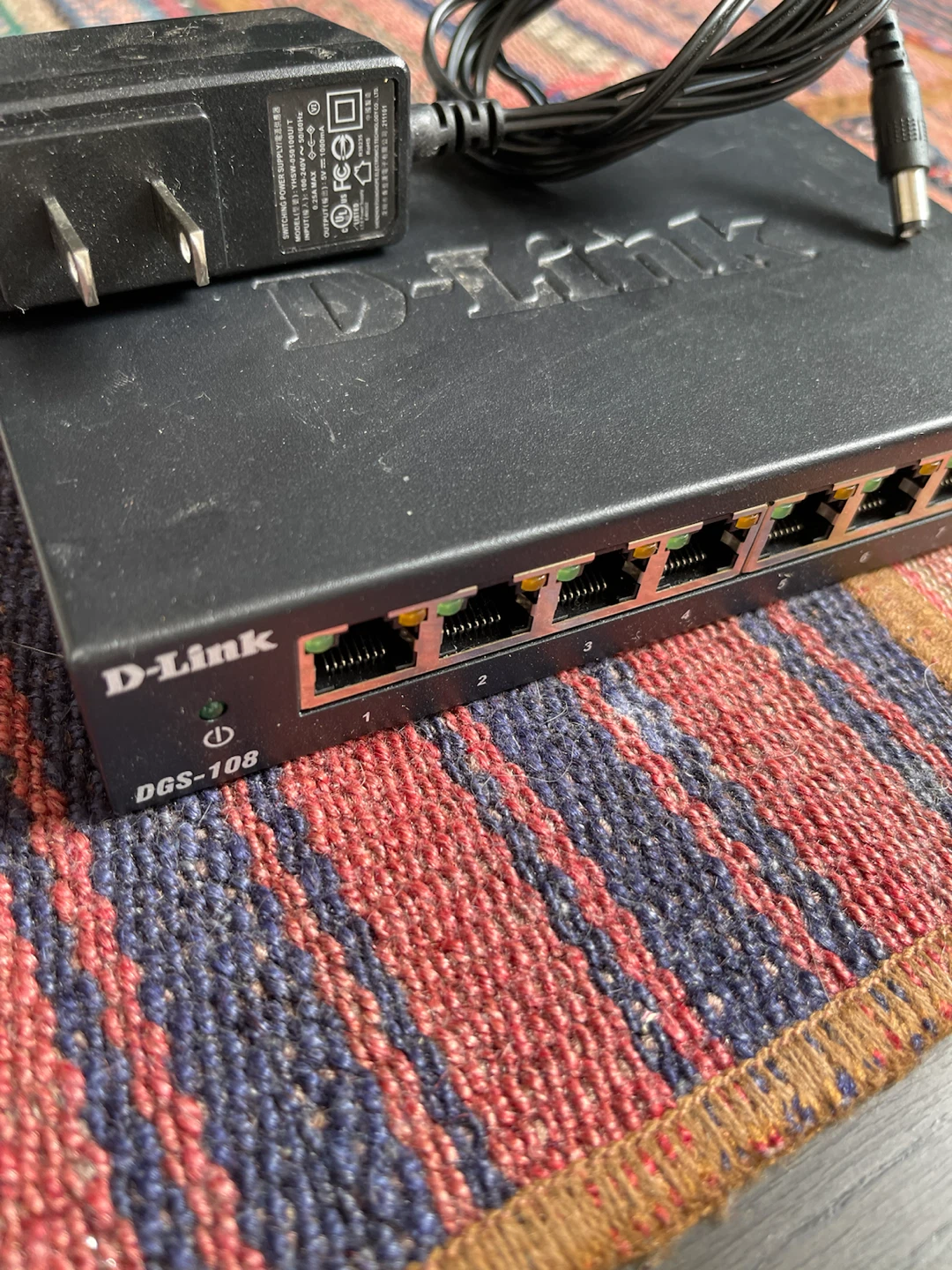 D-Link DGS-108 8-Port Gigabit Unmanaged Desktop Switch - photo 3